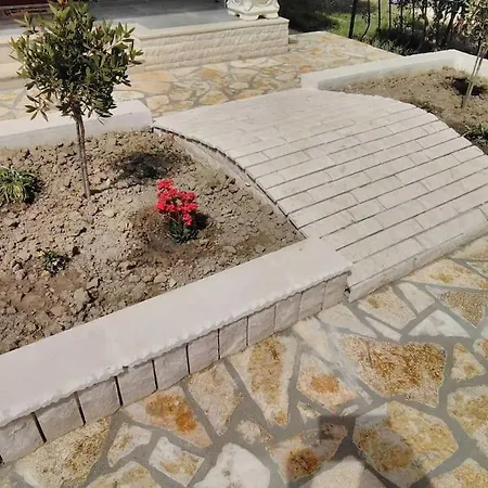 Besnik, For Rent Apartman *