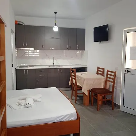 Besnik, For Rent Vlore