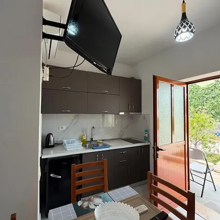 アパート Besnik, For Rent