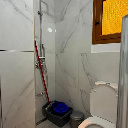 Besnik, For Rent アパート Vlorë