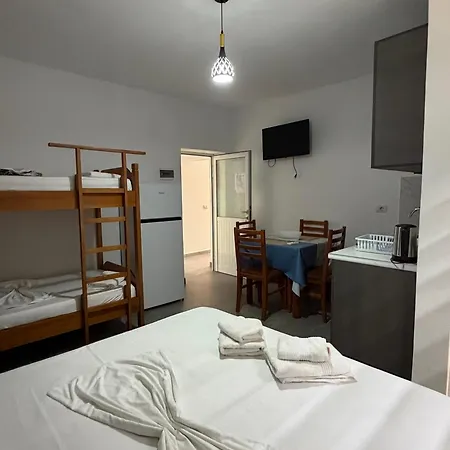 Besnik, For Rent Влёра