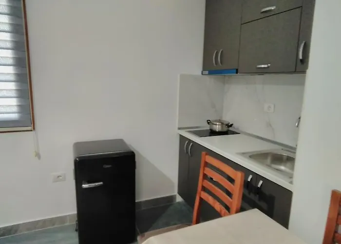 Besnik, For Rent *
