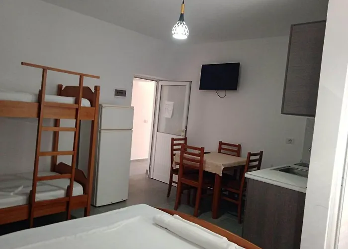 Besnik, For Rent * Vlorë