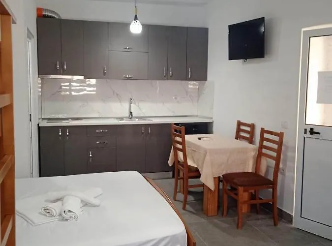 Besnik, For Rent Vlora