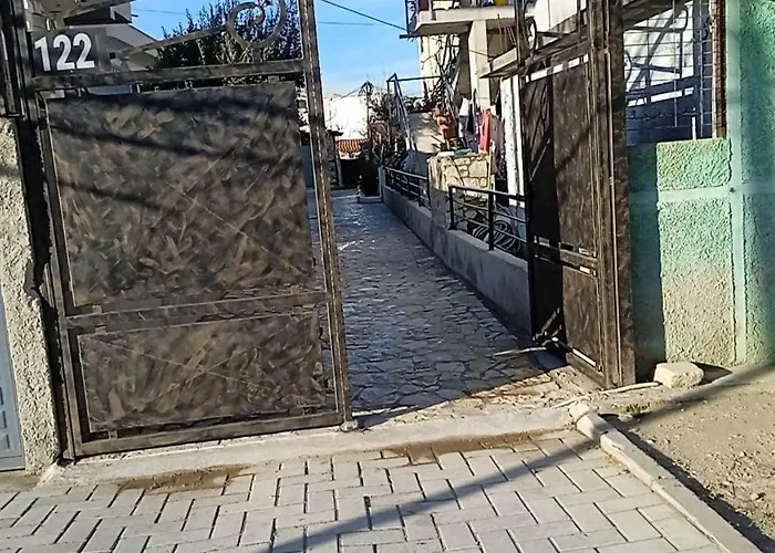 Besnik, For Rent *